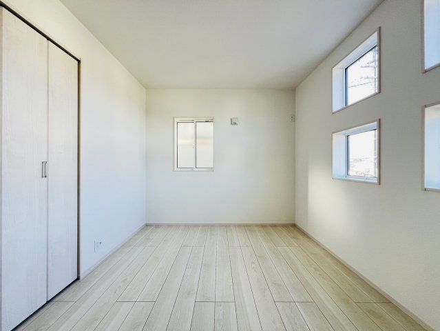 知多市つつじが丘3丁目11番17『仲介手数料無料』新築戸建ての洋室