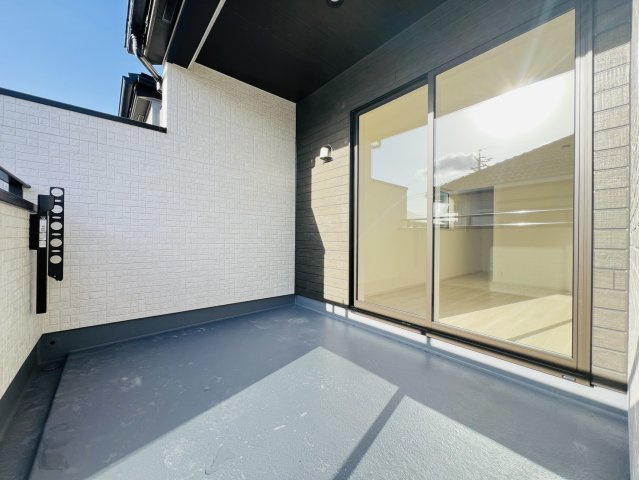 知多市つつじが丘3丁目11番17『仲介手数料無料』新築戸建てのバルコニー
