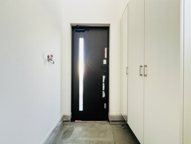 知多市つつじが丘3丁目11番17『仲介手数料無料』新築戸建ての玄関