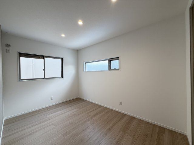 嘉手納屋良Ⅱ（全5棟）1号棟の洋室|1号棟　洋室6.1帖＋WIC付き♪