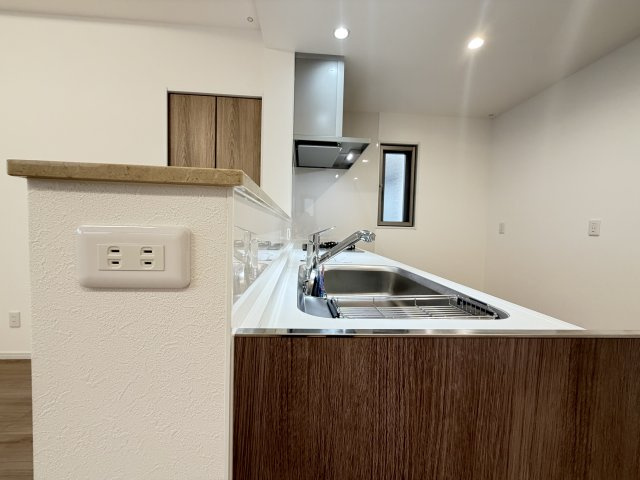 嘉手納屋良Ⅱ（全5棟）1号棟のキッチン|1号棟　使いやすいシステムキッチン♪