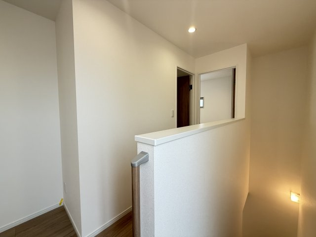 嘉手納屋良Ⅱ（全5棟）1号棟の内装|1号棟　2階ホール♪