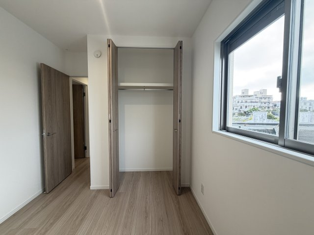 嘉手納屋良Ⅱ（全5棟）1号棟の収納|1号棟　洋室4.6帖＋CL付き♪