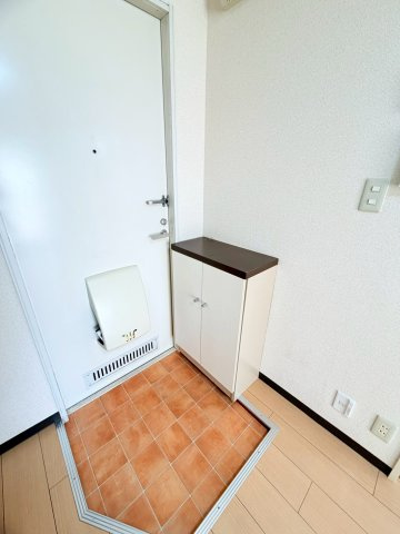 フレグランス高取山の玄関