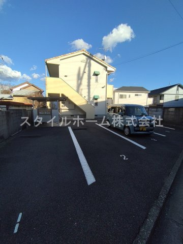 ボン・フレールの駐車場
