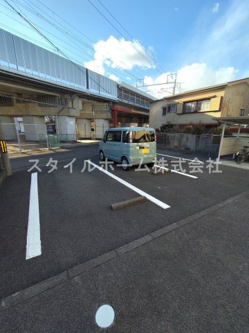 ボン・フレールの駐車場