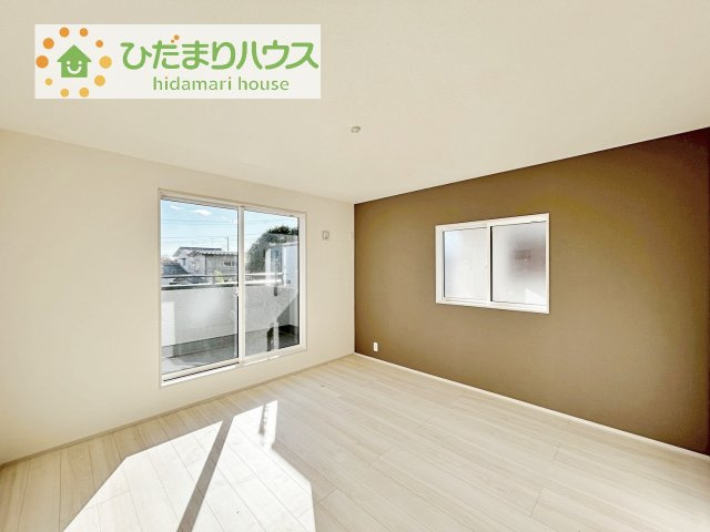 【寝室】 | 土浦市港町3丁目4期　新築戸建 | 大きなベッドを置いても余裕の広さの主寝室♪