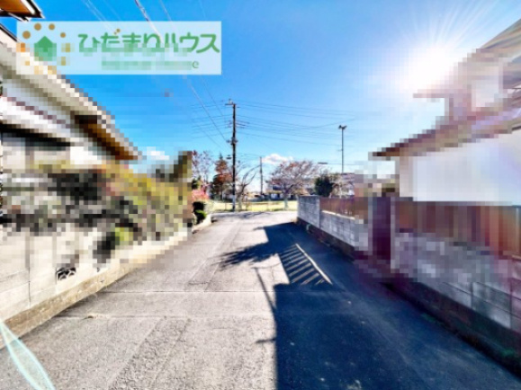 【前面道路含む現地写真】 | 土浦市港町3丁目4期　新築戸建 | たっぷりの陽光と心地よい風が舞い込む住まい♪
