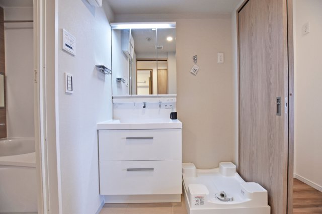 レックスタウン新高壱号館の独立洗面台