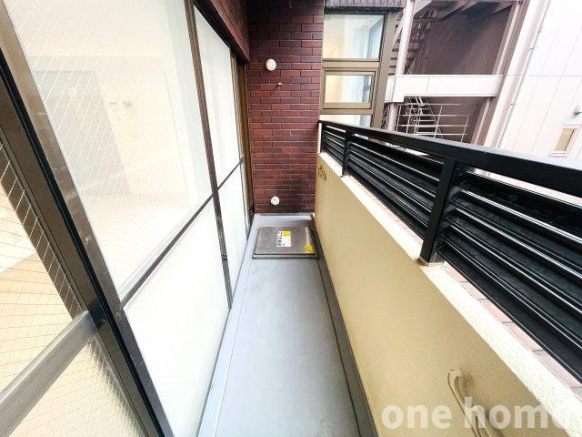 ライオンズマンション新大阪第3のバルコニー|◆西側バルコニーです！物干し金物付きです！
◆令和7年11月室内フルリフォーム完了！