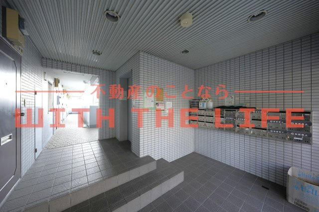 シャトレ東合川【キャッシュバック対象物件】のエントランス|落ち着いたエントランスです