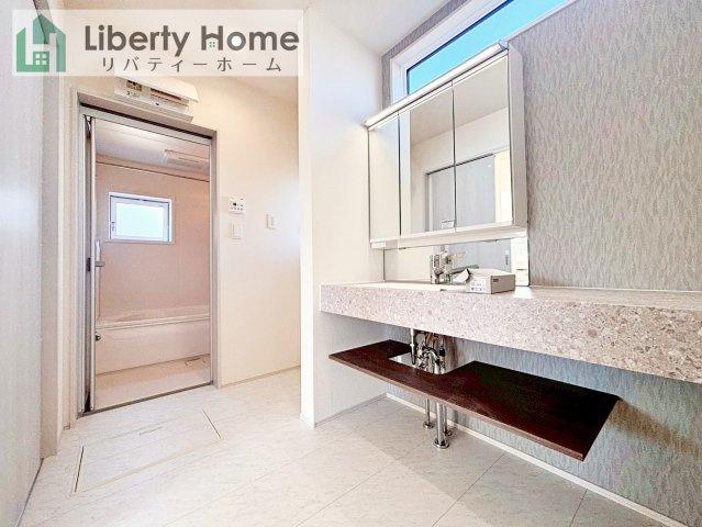 笠間市鴻巣　新築戸建　の内観：施工例|(1号棟)同仕様・同形状写真