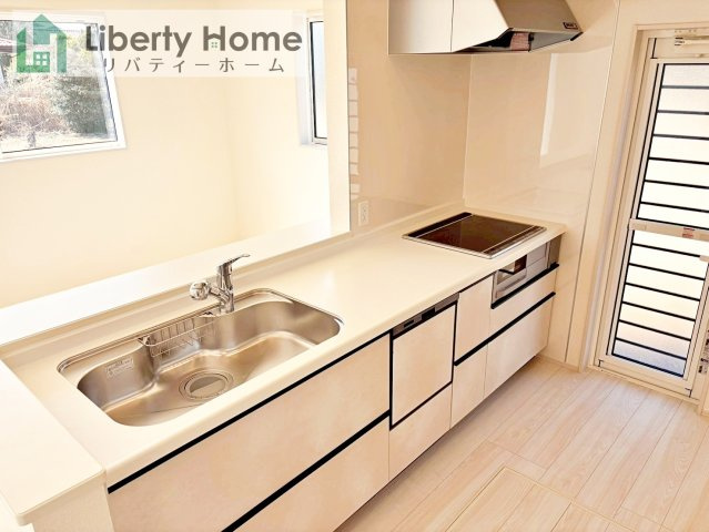 笠間市鴻巣　新築戸建　のキッチン|(1号棟)同仕様・同形状写真
