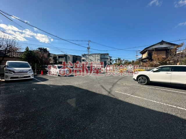 カーザミアⅠの駐車場|駐車場に車を止められます