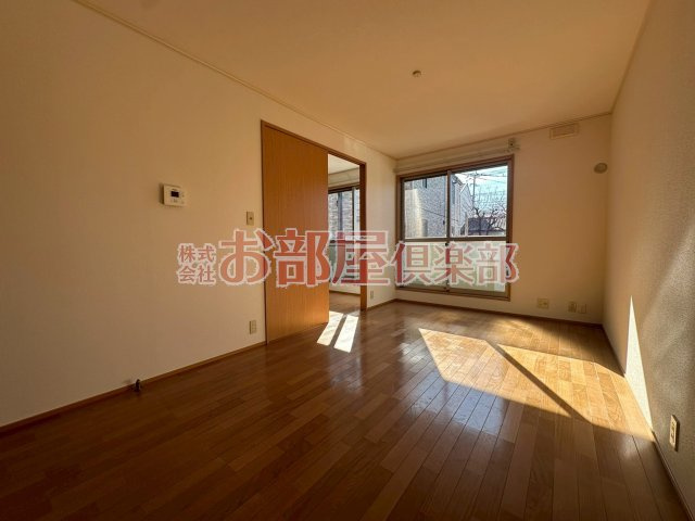 カーザミアⅠの居間・リビング|ゆったり過ごせるリビングです