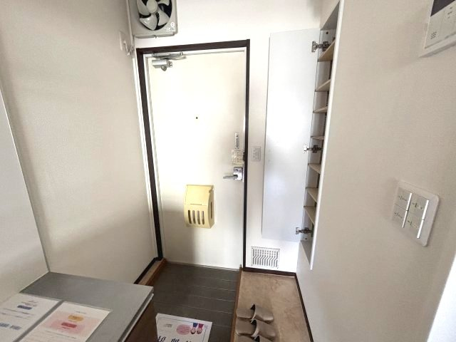 アドバンス の玄関