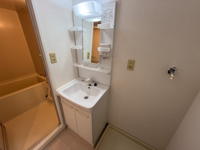 ヴェルディ豊中の独立洗面台