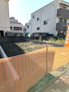 【前面道路含む現地写真】