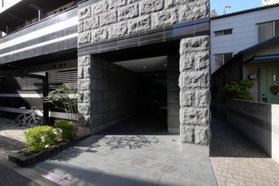 【エントランス】 | セイワパレス福島駅前 | 落ち着いたエントランスです