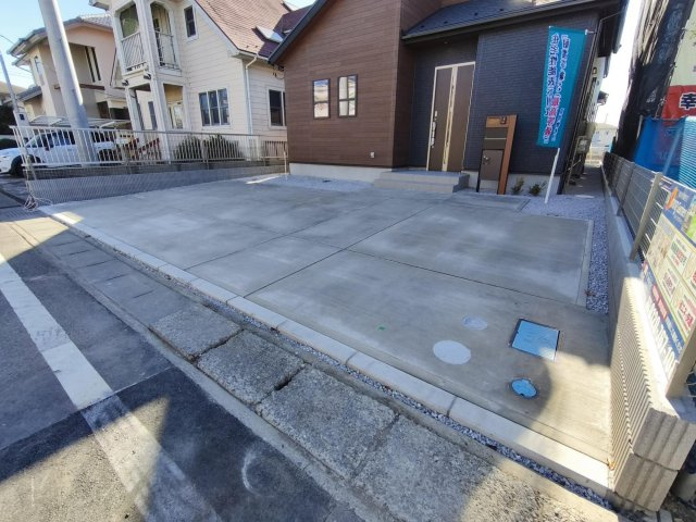 熊谷市別府2丁目　新築住宅（平屋建て）の駐車場