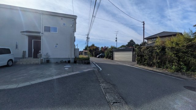 中古住宅　輪之内町南波の前面道路含む現地写真