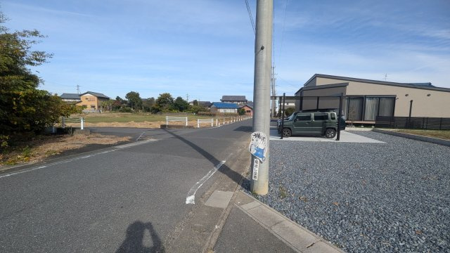 中古住宅　輪之内町南波の前面道路含む現地写真