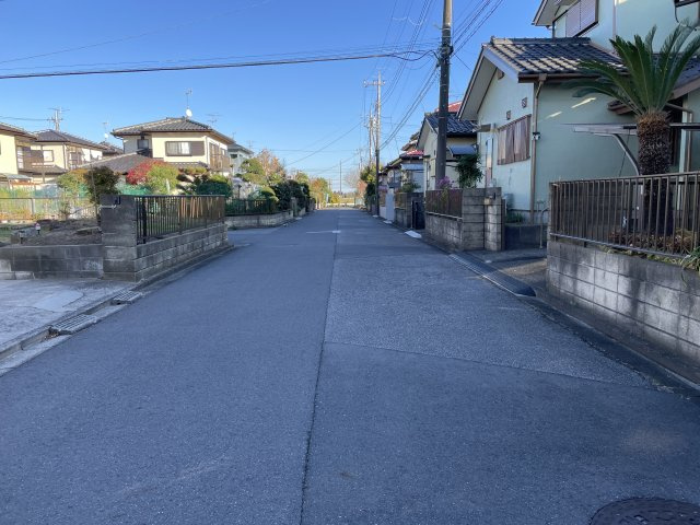 茂原市北塚955中古戸建の前面道路含む現地写真