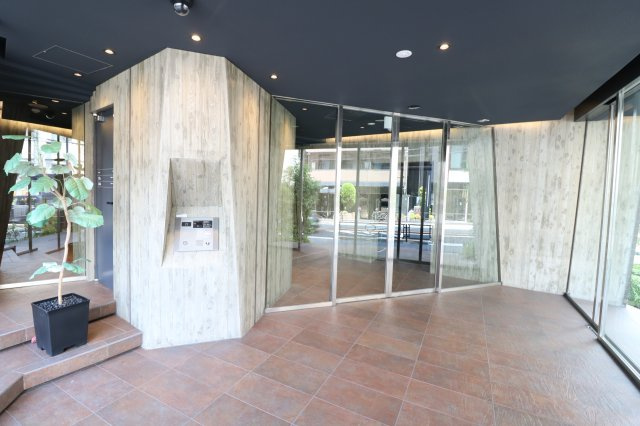 【エントランス】