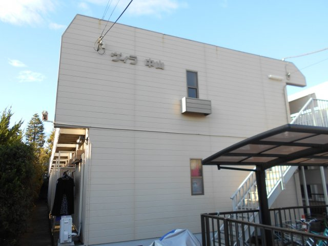 ヴィラ中山A棟の外観