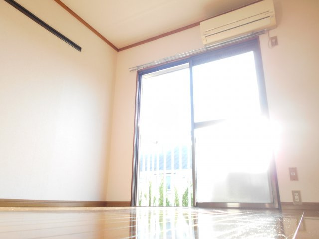 ヴィラ中山A棟の洋室