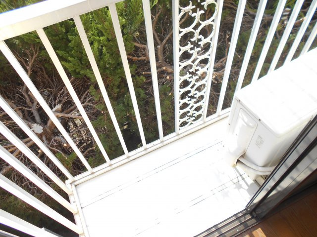 ヴィラ中山A棟のバルコニー
