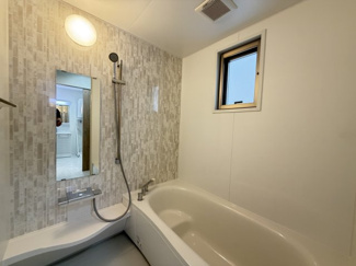 【浴室】 | 嘉手納屋良Ⅱ（全5棟）2号棟 | 2号棟　採光付き♪