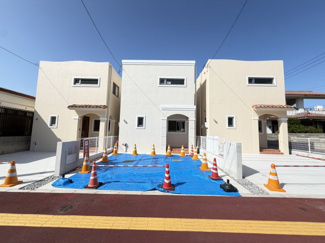 【外観】 | 嘉手納屋良Ⅱ（全5棟）2号棟 | 2号棟　並列駐車2台完備♪