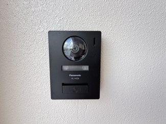 【設備】 | 嘉手納屋良Ⅱ（全5棟）2号棟 | 2号棟　カメラ付きインターフォン♪