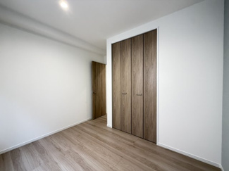 【洋室】 | 嘉手納屋良Ⅱ（全5棟）2号棟 | 2号棟　洋室5.3帖＋CL付き♪