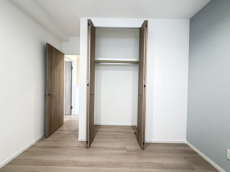 【収納】 | 嘉手納屋良Ⅱ（全5棟）2号棟 | 2号棟　洋室5.3帖＋CL付き♪