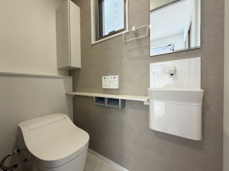 【トイレ】 | 嘉手納屋良Ⅱ（全5棟）2号棟 | 2号棟　タンクレストイレ♪独立型手洗い場付き♪
