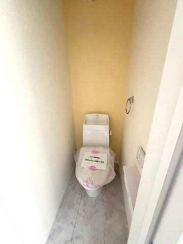 【トイレ】 | 福岡市東区高美台2丁目第1　1号棟（全1棟）【仲介手数料無料・0円】 | 施工例。2階にもトイレです。施工例は完成時と異なる場合があります。