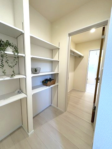 【キッチン】 | 福岡市東区高美台2丁目第1　1号棟（全1棟）【仲介手数料無料・0円】 | 施工例。施工例は完成時と異なる場合があります。
