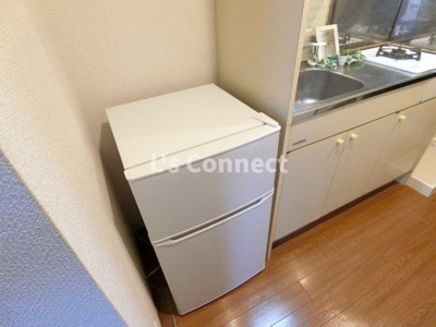【設備】 | アクティブパレスカラフル | 冷蔵庫、洗濯機がついています。