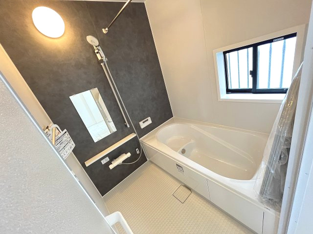 【内装】 | 福岡市東区土井4丁目第1　B号棟（全2棟）【仲介手数料無料・0円】 | 施工例。浴室です。施工例は完成時と異なる場合があります。