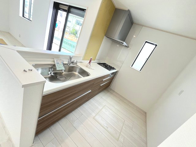 【キッチン】 | 福岡市東区土井4丁目第1　B号棟（全2棟）【仲介手数料無料・0円】 | 施工例。施工例は完成時と異なる場合があります。
