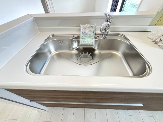 【キッチン】 | 福岡市東区土井4丁目第1　B号棟（全2棟）【仲介手数料無料・0円】 | 施工例。施工例は完成時と異なる場合があります。