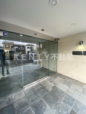 【エントランス】 | カーサ・ポルトーネ | 落ち着いたエントランスです