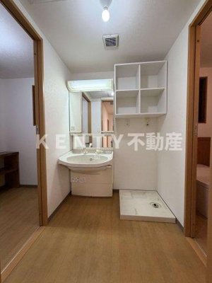 【洗面所】 | サンヴィレッジ17 | 忙しい朝には欠かせない洗面所です