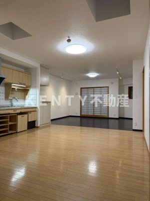 【居間・リビング】 | サンヴィレッジ17 | おしゃれな居間です