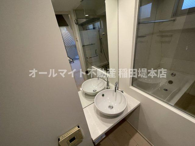 調布市飛田給１丁目の賃貸マンションの洗面所