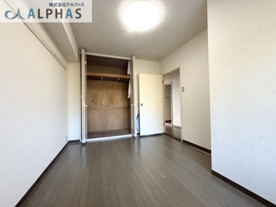 【洋室】 | エクセル住吉台 | 各居室に収納がありお部屋がスッキリと片づきます♪