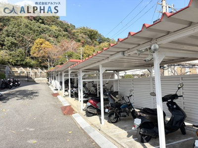 【駐輪場】 | エクセル住吉台 | 駐輪場が屋根付き♪
雨から自転車を守ります♪