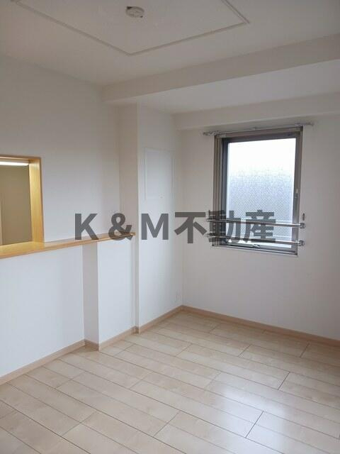 クレメントガーデンの居間・リビング|こちらの居間で趣味の時間をお楽しみください